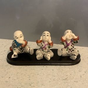 Tres Chinitos, No hear, no see and no talk.